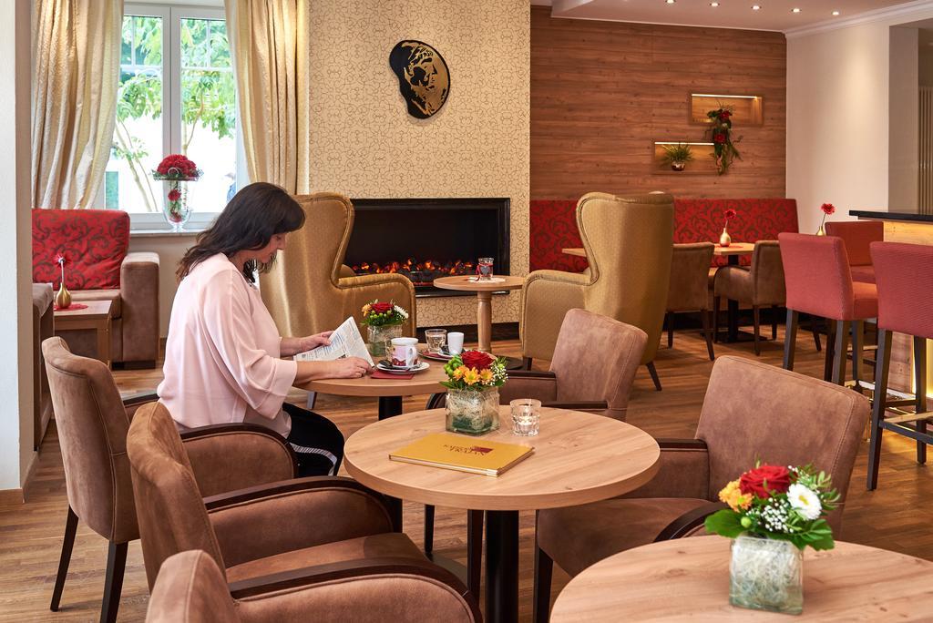 Kurhotel Kaiser Trajan バート・ゲーグギング エクステリア 写真