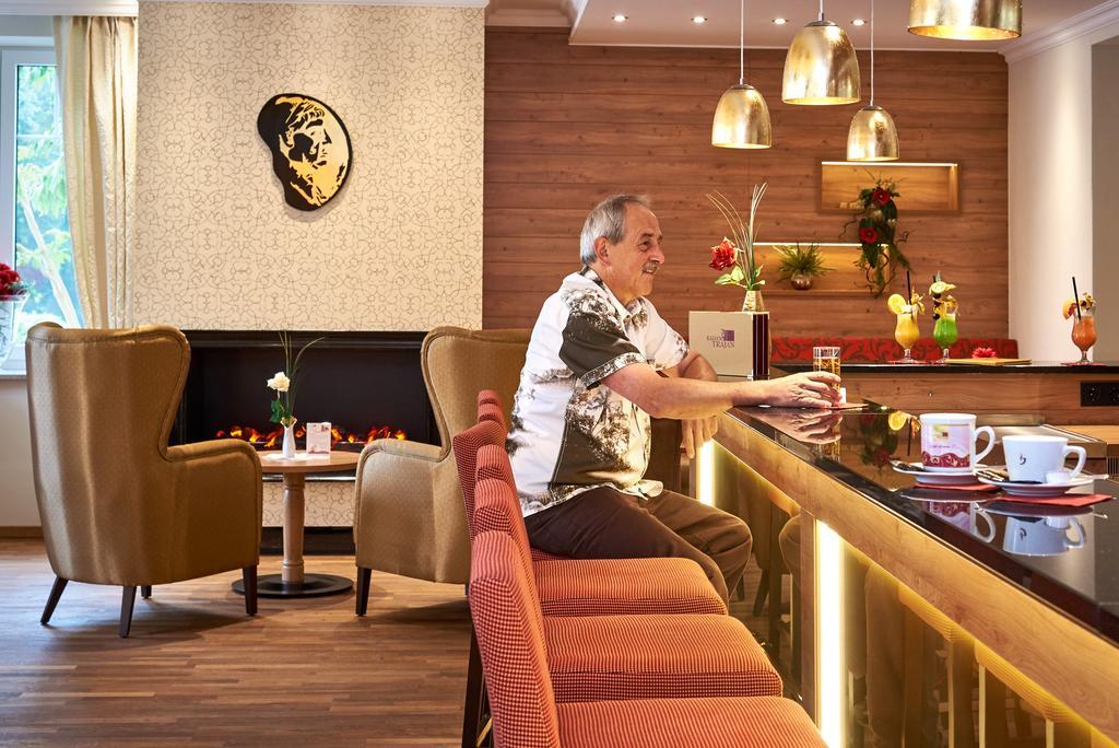 Kurhotel Kaiser Trajan バート・ゲーグギング エクステリア 写真